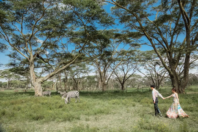 crescent-island-camp-wedding_11