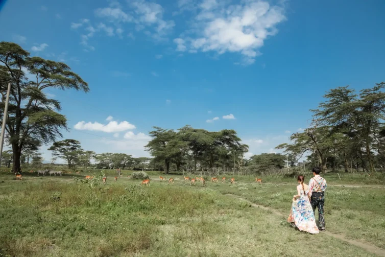 crescent-island-camp-wedding_14